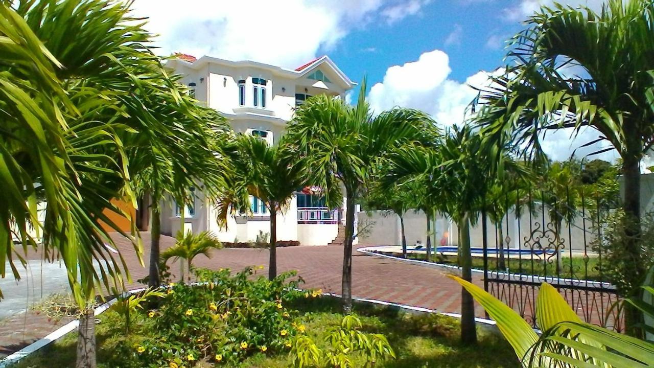 Luxor Residence Guesthouse Belle Mare Bagian luar foto