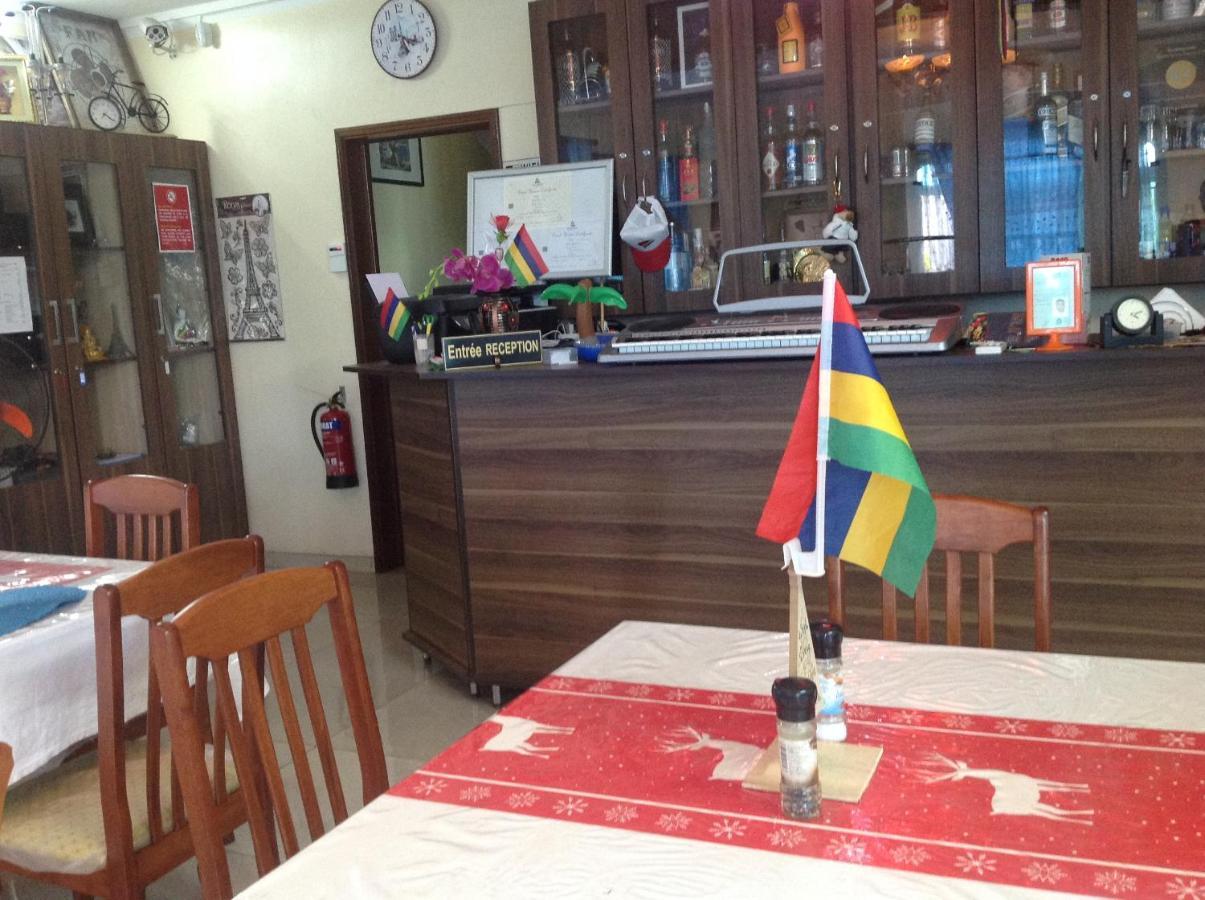 Luxor Residence Guesthouse Belle Mare Bagian luar foto
