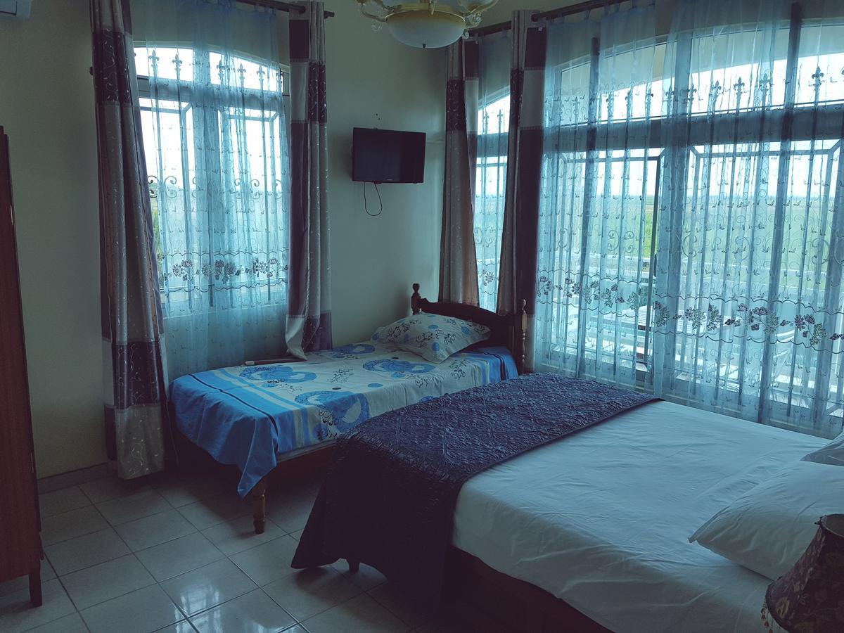 Luxor Residence Guesthouse Belle Mare Bagian luar foto
