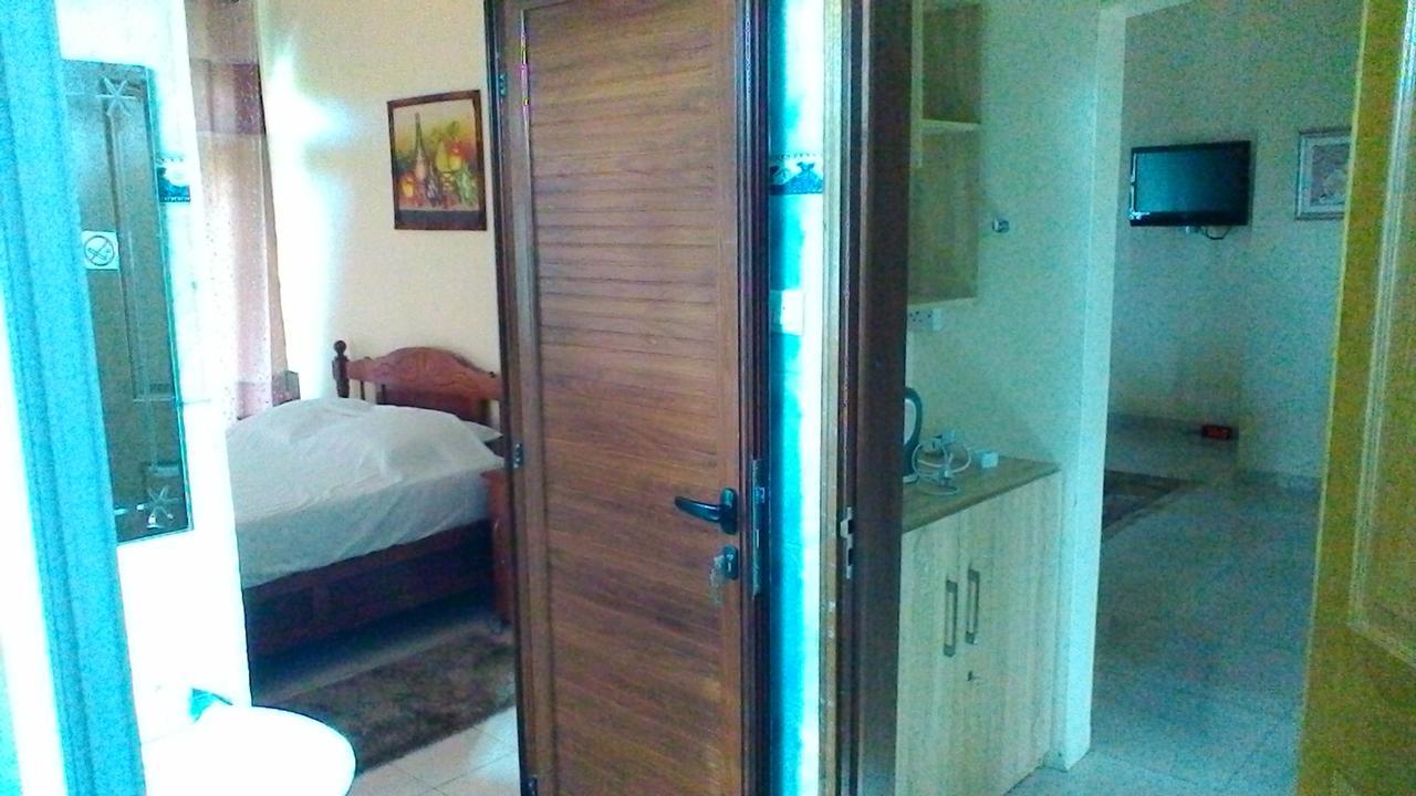 Luxor Residence Guesthouse Belle Mare Bagian luar foto