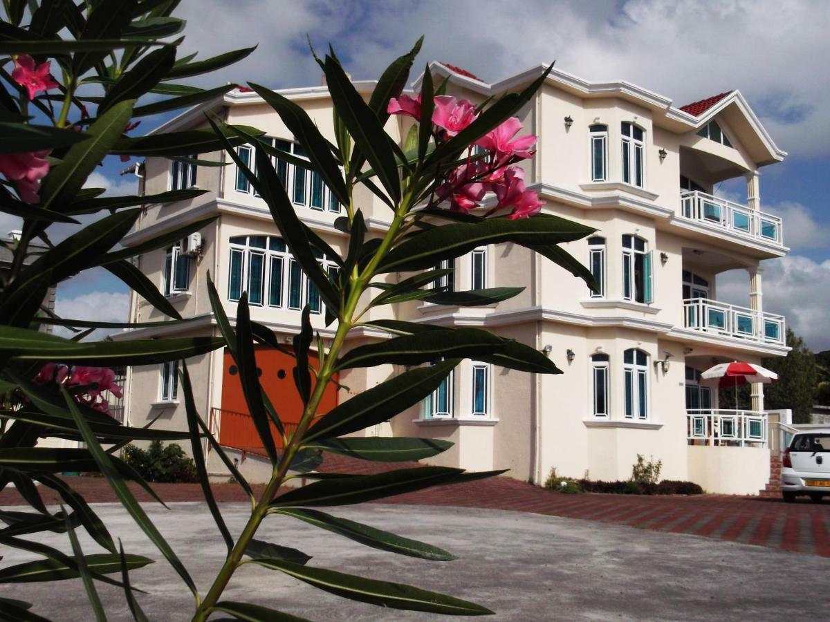Luxor Residence Guesthouse Belle Mare Bagian luar foto