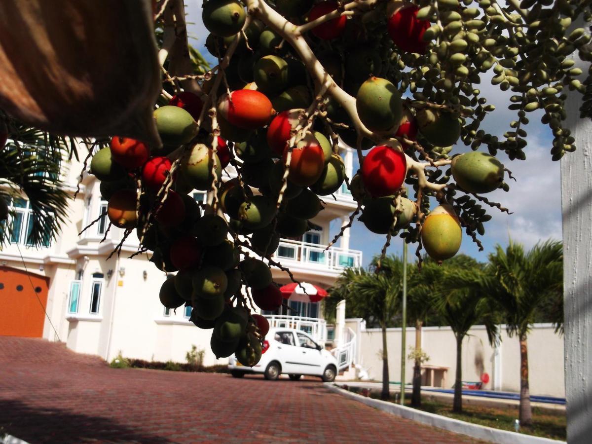 Luxor Residence Guesthouse Belle Mare Bagian luar foto